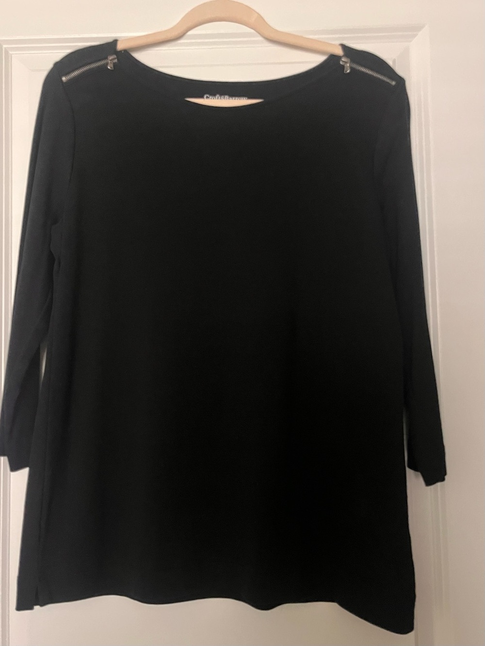 Croft & Barrow Black Quarter Sleeve Top with Shoulder Zippers. Large